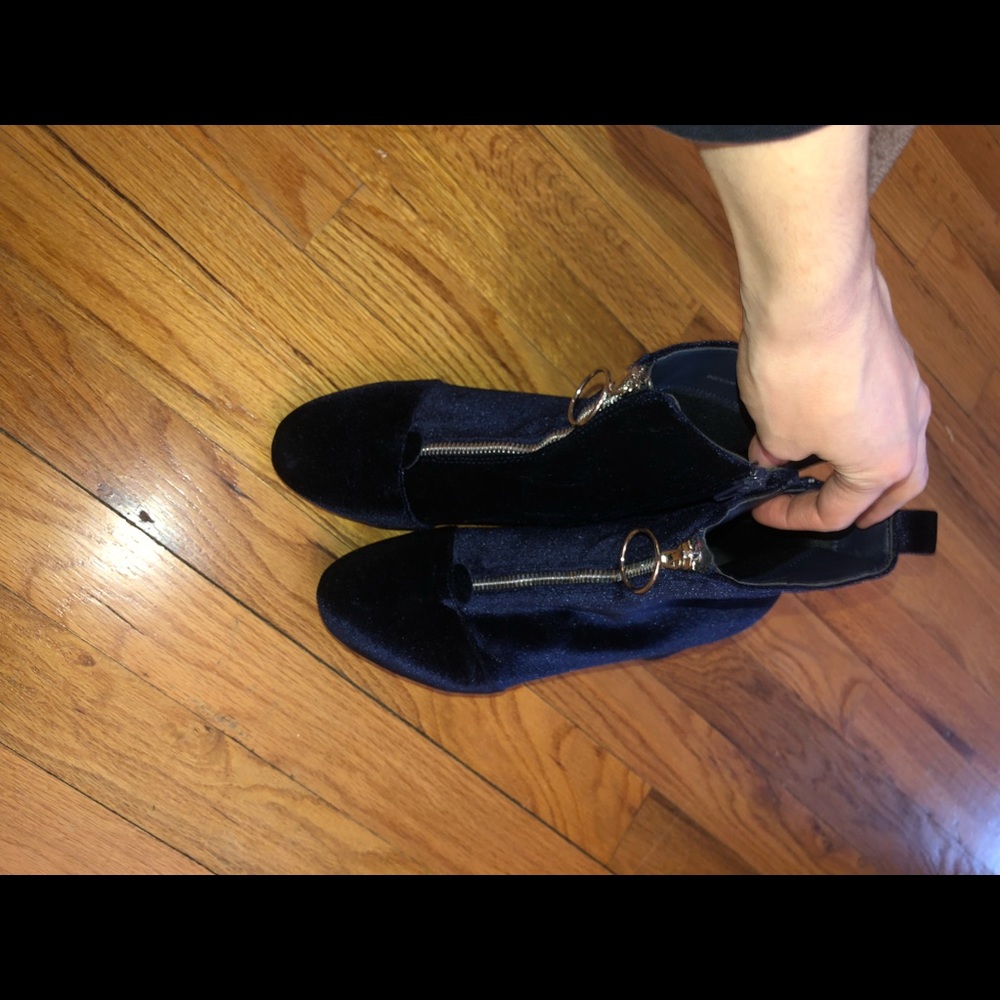 Velvet blue boots